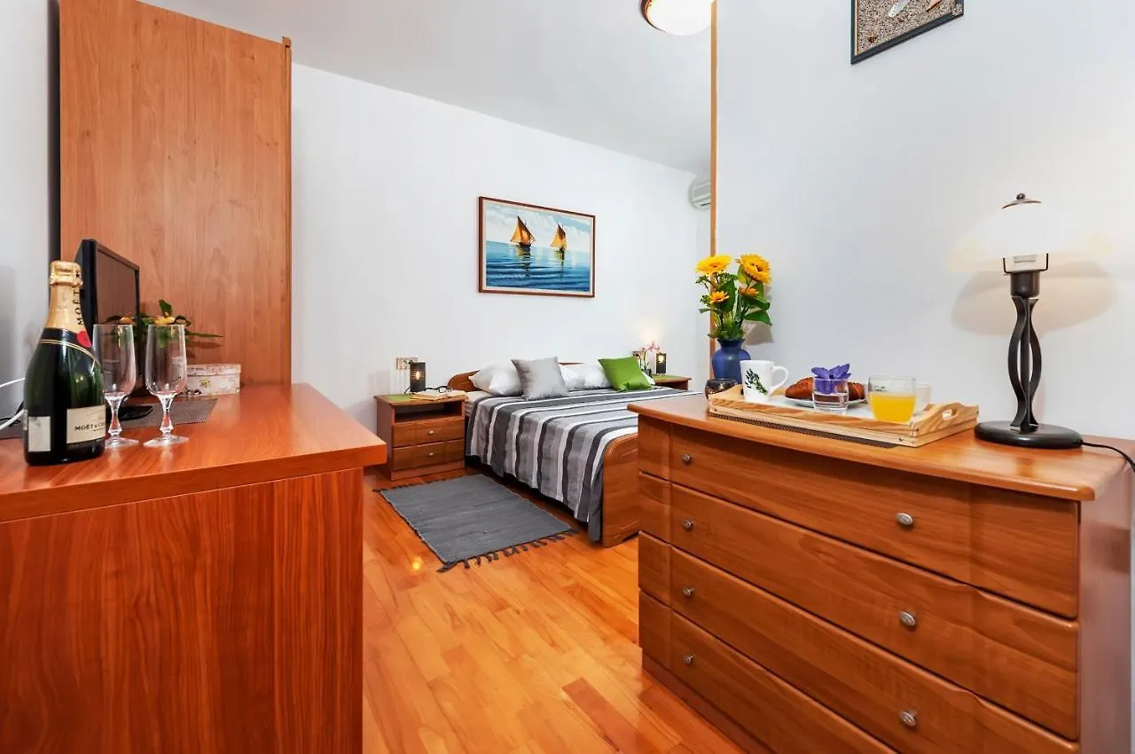 *** Guest house Apartment & Rooms Graciela Rovinj Croatia